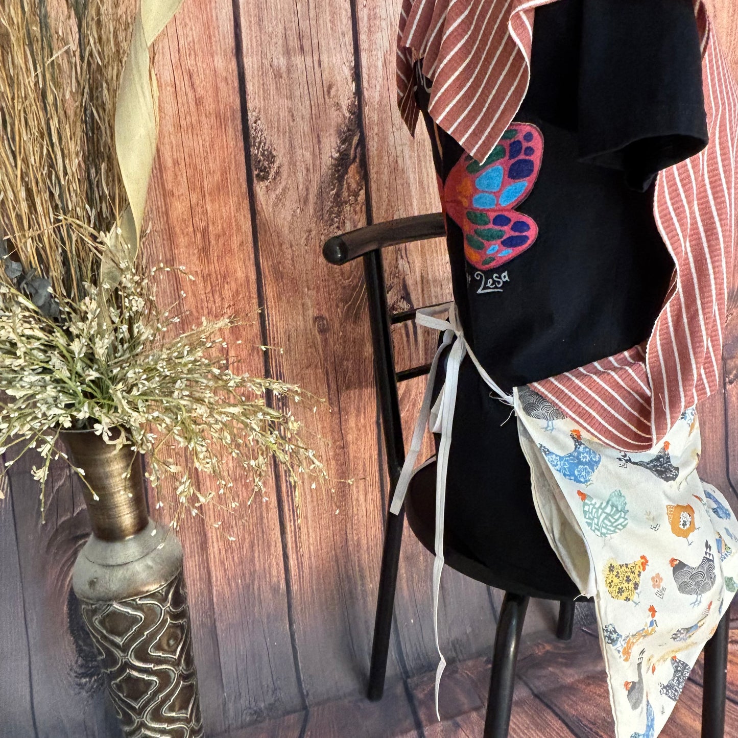 “Count Your Chickens” Apron Set