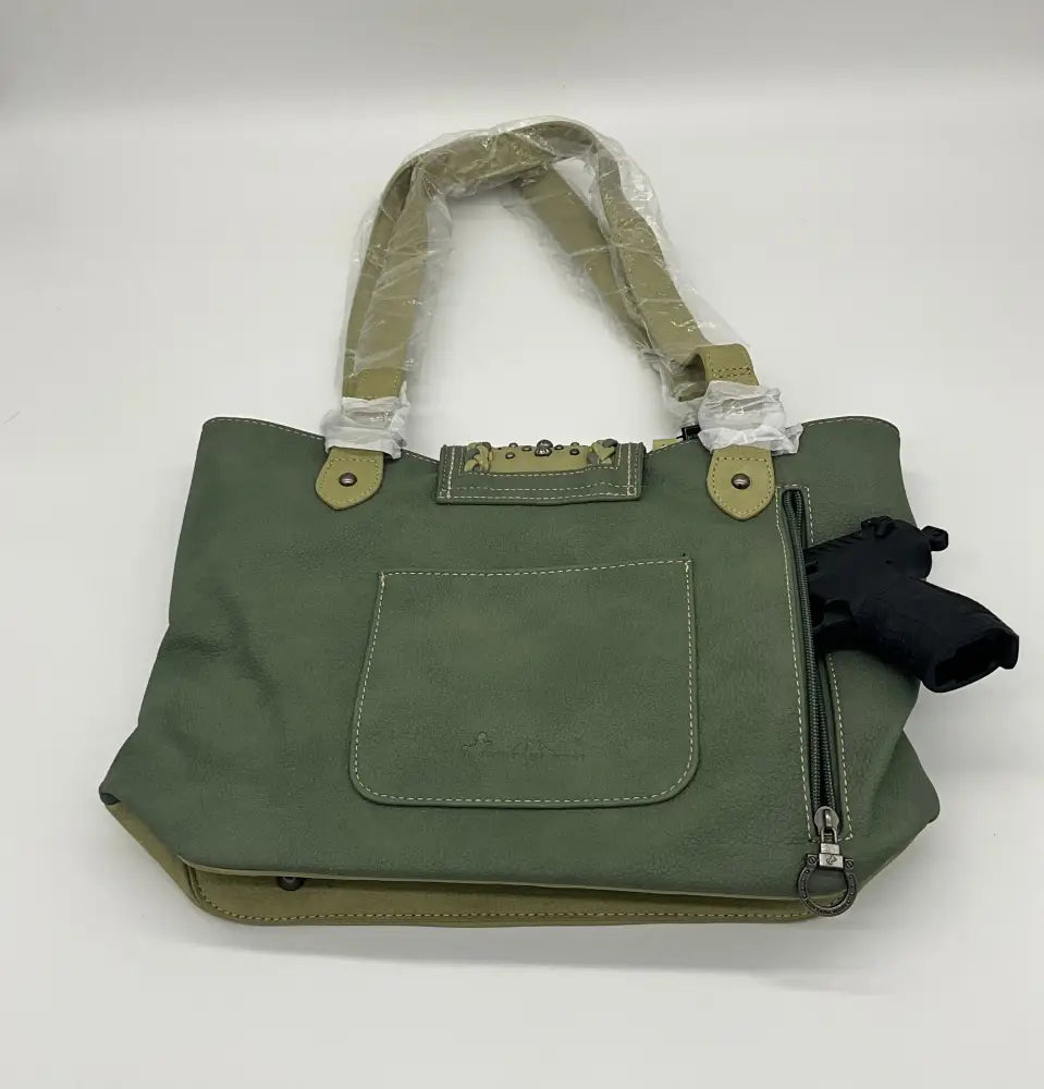 Packing Heat – Green